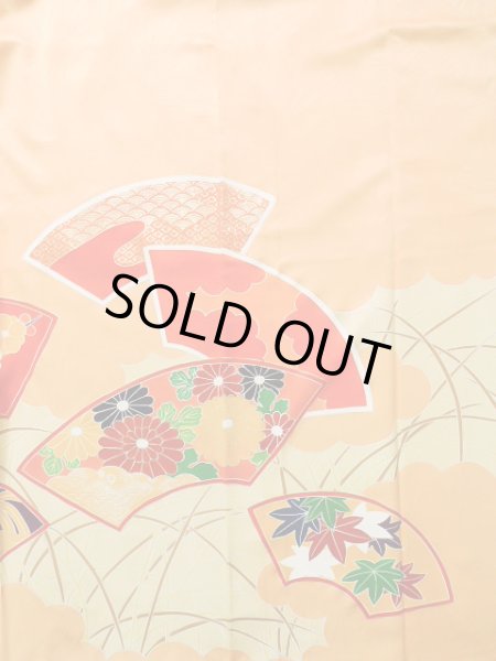 画像6: J1225H  振袖 女性用着物  シルク（正絹） 淡い  イエロー（黄色）, 菊 【中古】 【USED】 【リサイクル】 ★★★☆☆ (6)