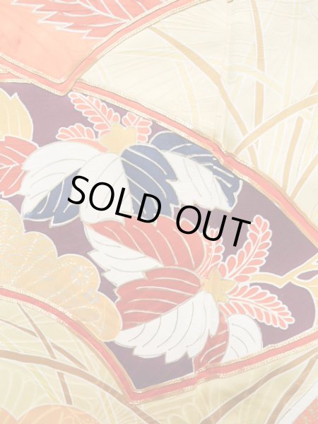 画像10: J1225H  振袖 女性用着物  シルク（正絹） 淡い  イエロー（黄色）, 菊 【中古】 【USED】 【リサイクル】 ★★★☆☆ (10)