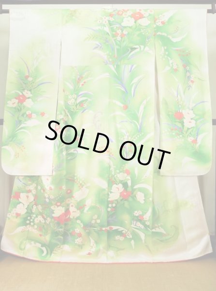 画像2: J1225I  振袖 女性用着物  シルク(正絹)   白, 花 【中古】 【USED】 【リサイクル】 ★★★☆☆ (2)