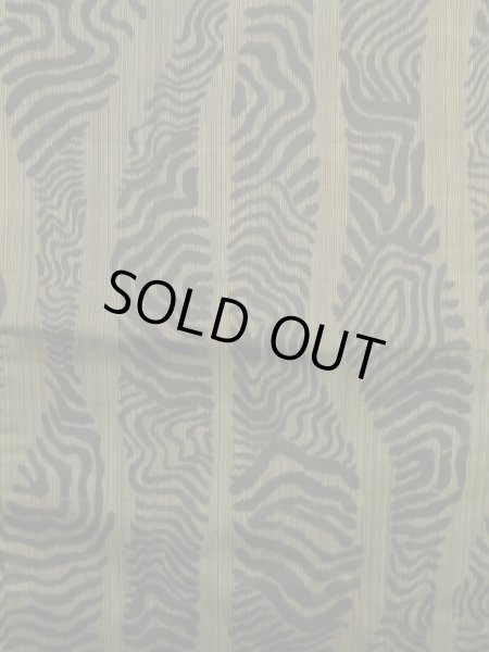 画像4: K0203J Mint  羽織 男性用着物  シルク(正絹) グレーがかった  グリーン(緑), 木目 【中古】 【USED】 【リサイクル】 ★★★★☆ (4)