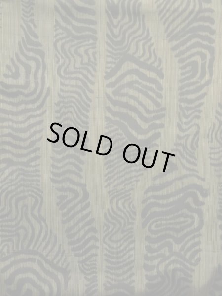 画像5: K0203J Mint  羽織 男性用着物  シルク(正絹) グレーがかった  グリーン(緑), 木目 【中古】 【USED】 【リサイクル】 ★★★★☆ (5)