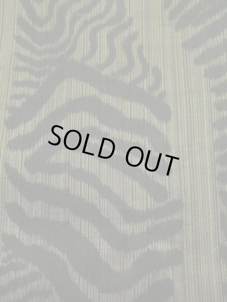 画像6: K0203J Mint  羽織 男性用着物  シルク(正絹) グレーがかった  グリーン(緑), 木目 【中古】 【USED】 【リサイクル】 ★★★★☆ (6)