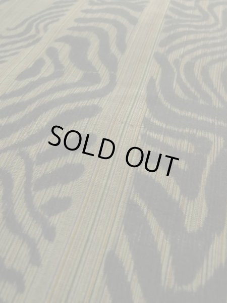 画像8: K0203J Mint  羽織 男性用着物  シルク(正絹) グレーがかった  グリーン(緑), 木目 【中古】 【USED】 【リサイクル】 ★★★★☆ (8)