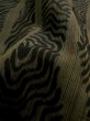 画像12: K0203J Mint  羽織 男性用着物  シルク（正絹） グレーがかった  グリーン（緑）, 木目 【中古】 【USED】 【リサイクル】 ★★★★☆ (12)