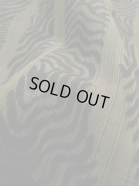 画像12: K0203J Mint  羽織 男性用着物  シルク(正絹) グレーがかった  グリーン(緑), 木目 【中古】 【USED】 【リサイクル】 ★★★★☆ (12)