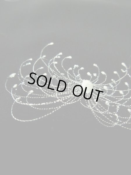 画像11: K0203N  羽織 女性用着物  化繊   黒, 菊 【中古】 【USED】 【リサイクル】 ★★★☆☆ (11)