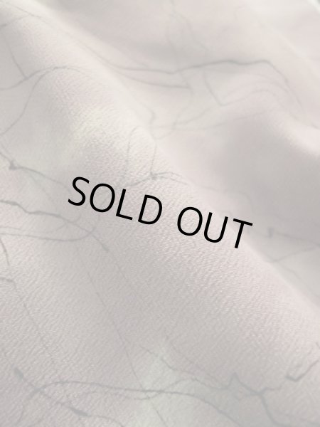 画像9: K0210C  羽織 女性用着物  化繊 淡い 薄い 紫, 抽象的模様 【中古】 【USED】 【リサイクル】 ★★★☆☆ (9)