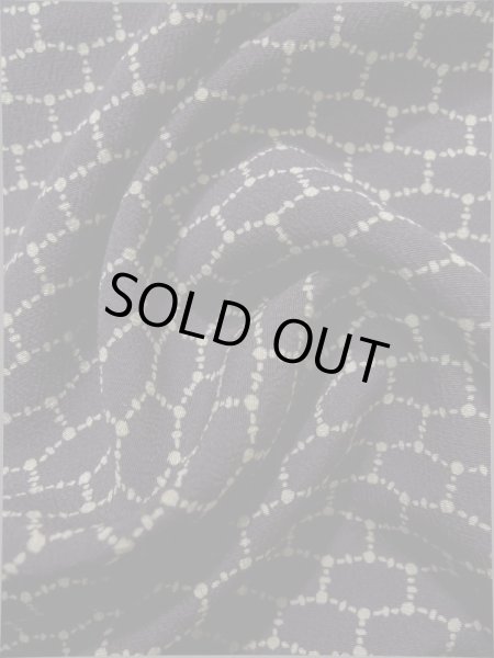 画像9: K0317T  小紋 女性用着物  シルク(正絹)   紫, 幾何学模様 【中古】 【USED】 【リサイクル】 ★★★★☆ (9)