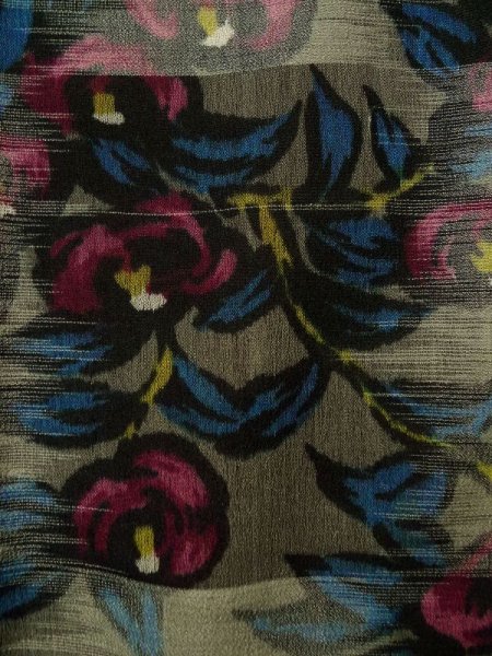 画像5: K0324D  小紋 女性用着物  シルク(正絹)   グレー(灰色), 花 【中古】 【USED】 【リサイクル】 ★★★☆☆ (5)