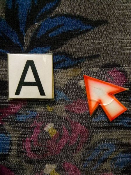 画像14: K0324D  小紋 女性用着物  シルク(正絹)   グレー(灰色), 花 【中古】 【USED】 【リサイクル】 ★★★☆☆ (14)