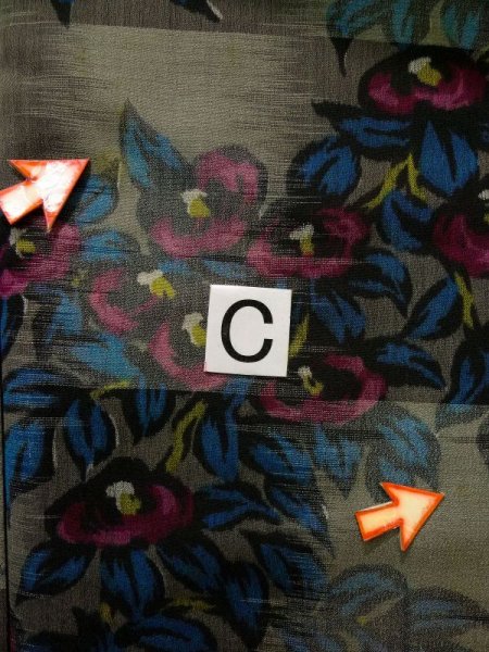 画像16: K0324D  小紋 女性用着物  シルク(正絹)   グレー(灰色), 花 【中古】 【USED】 【リサイクル】 ★★★☆☆ (16)