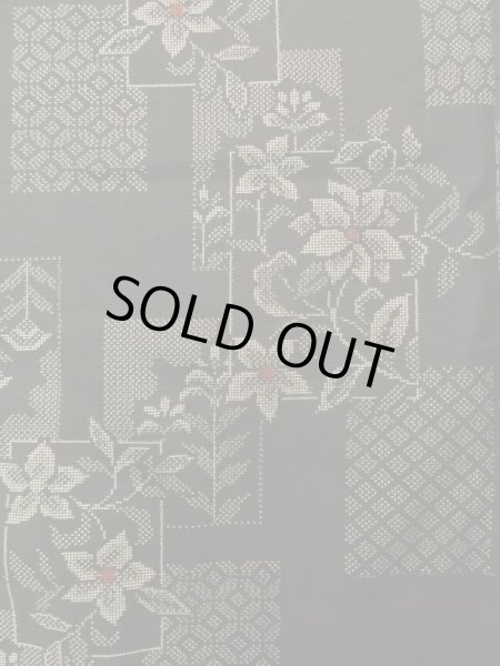 画像4: K0324J Mint  紬 女性用着物  シルク(正絹)   黒, 花 【中古】 【USED】 【リサイクル】 ★★★★☆ (4)