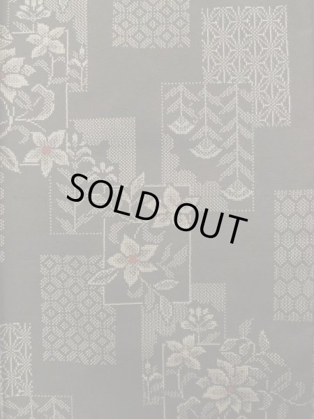 画像5: K0324J Mint  紬 女性用着物  シルク(正絹)   黒, 花 【中古】 【USED】 【リサイクル】 ★★★★☆ (5)