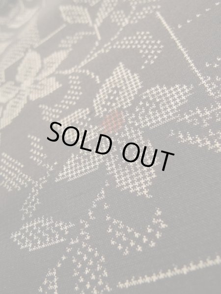 画像11: K0324J Mint  紬 女性用着物  シルク(正絹)   黒, 花 【中古】 【USED】 【リサイクル】 ★★★★☆ (11)