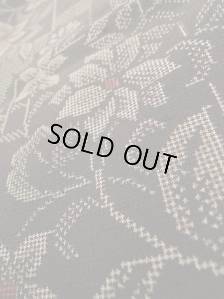 画像13: K0324J Mint  紬 女性用着物  シルク(正絹)   黒, 花 【中古】 【USED】 【リサイクル】 ★★★★☆ (13)