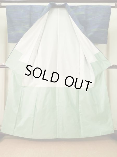 画像2: K0324T Mint  紬 女性用着物  シルク(正絹)   青, 抽象的模様 【中古】 【USED】 【リサイクル】 ★★★★☆ (2)