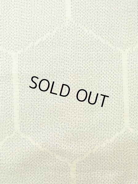 画像6: K0325D  紬 女性用着物  シルク（正絹） ヘザー（杢）  グレー（灰色）, 亀甲 【中古】 【USED】 【リサイクル】 ★★★★☆ (6)