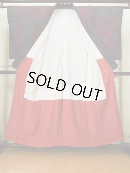 画像2: K0329C  織 女性用着物  シルク(正絹)   黒, 笹 【中古】 【USED】 【リサイクル】 ★★★★☆ (2)