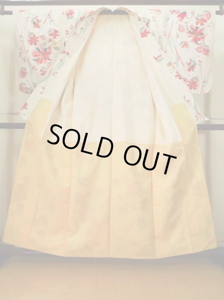 画像2: K0330D  紬 女性用着物  シルク（正絹）   オフ　ホワイト, 花 【中古】 【USED】 【リサイクル】 ★★★☆☆ (2)