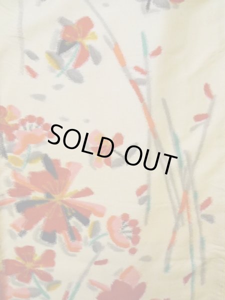 画像3: K0330D  紬 女性用着物  シルク（正絹）   オフ　ホワイト, 花 【中古】 【USED】 【リサイクル】 ★★★☆☆ (3)