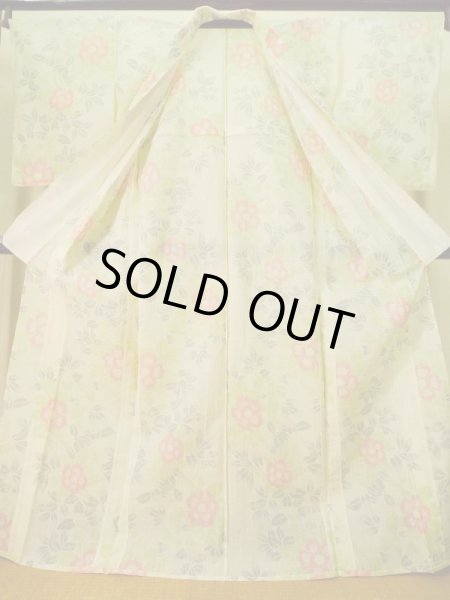 画像2: K0407B Mint  夏物 女性用着物 小地谷縮 麻 淡い 薄い 黄緑色, 花 【中古】 【USED】 【リサイクル】 ★★★★☆ (2)