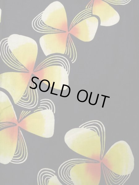 画像4: K0414E  注染浴衣 女性用着物 1960-1970年代 綿   黒, 花 【中古】 【USED】 【リサイクル】 ★★★☆☆ (4)