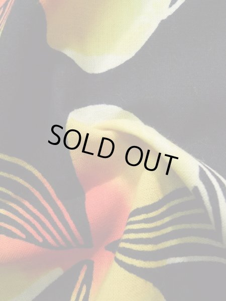 画像12: K0414E  注染浴衣 女性用着物 1960-1970年代 綿   黒, 花 【中古】 【USED】 【リサイクル】 ★★★☆☆ (12)