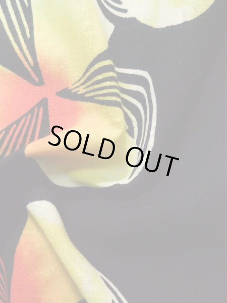 画像13: K0414E  注染浴衣 女性用着物 1960-1970年代 綿   黒, 花 【中古】 【USED】 【リサイクル】 ★★★☆☆ (13)