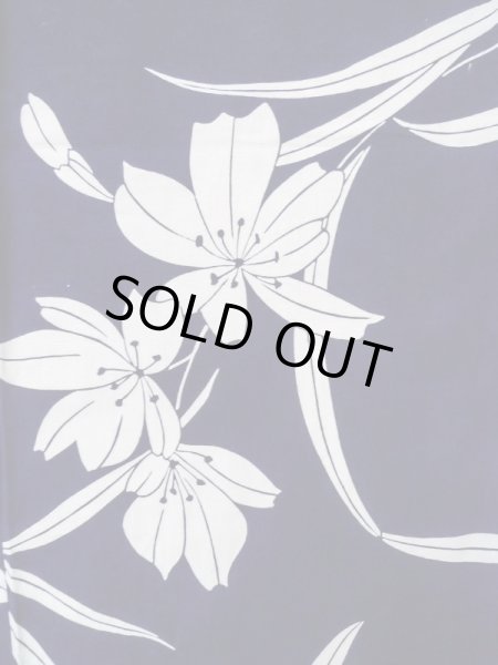 画像4: K0414S  浴衣(日本製) 女性用着物 百合、1960-1970年代 綿   藍,  【中古】 【USED】 【リサイクル】 ★★★☆☆ (4)