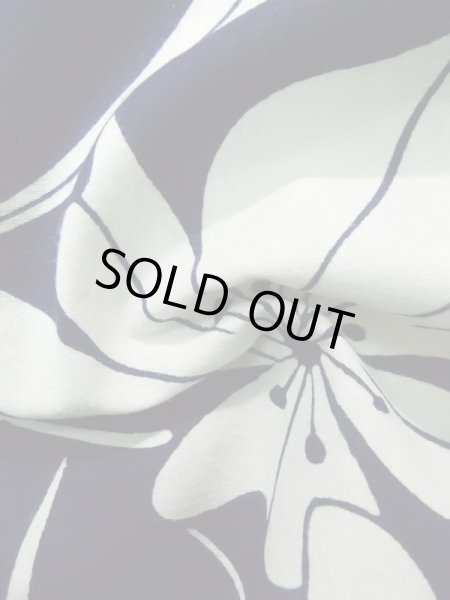 画像12: K0414S  浴衣(日本製) 女性用着物 百合、1960-1970年代 綿   藍,  【中古】 【USED】 【リサイクル】 ★★★☆☆ (12)