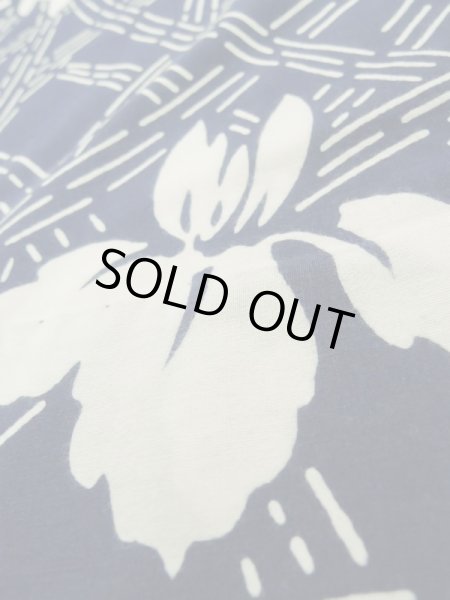 画像9: K0421G  浴衣（日本製） 女性用着物  綿   藍, あやめ 【中古】 【USED】 【リサイクル】 ★★☆☆☆ (9)