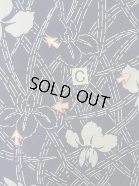 画像17: K0421G  浴衣（日本製） 女性用着物  綿   藍, あやめ 【中古】 【USED】 【リサイクル】 ★★☆☆☆ (17)