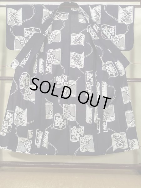 画像2: K0421I  浴衣(日本製) 女性用着物  綿   藍, 花 【中古】 【USED】 【リサイクル】 ★★★☆☆ (2)