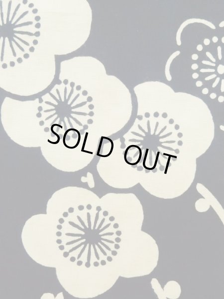 画像8: K0426O  浴衣（日本製） 女性用着物 1960〜1970年代 綿   藍, 梅 【中古】 【USED】 【リサイクル】 ★★★☆☆ (8)