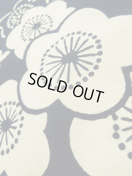 画像9: K0426O  浴衣（日本製） 女性用着物 1960〜1970年代 綿   藍, 梅 【中古】 【USED】 【リサイクル】 ★★★☆☆ (9)