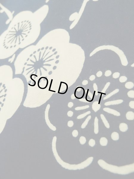 画像11: K0426O  浴衣（日本製） 女性用着物 1960〜1970年代 綿   藍, 梅 【中古】 【USED】 【リサイクル】 ★★★☆☆ (11)