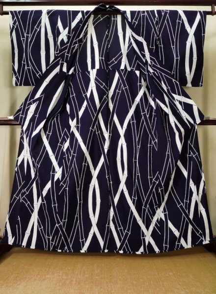 画像2: K0426R  浴衣(日本製) 女性用着物 1960〜1970年代 綿   藍, 竹 【中古】 【USED】 【リサイクル】 ★★★☆☆ (2)
