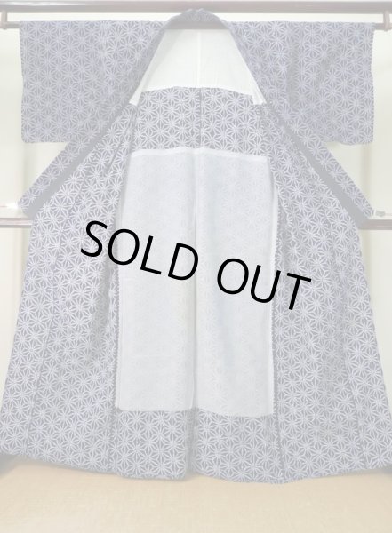 画像2: K0526B  浴衣（日本製） 女性用着物 有松絞り、1980-1990年代 綿   藍, 麻の葉 【中古】 【USED】 【リサイクル】 ★☆☆☆☆ (2)