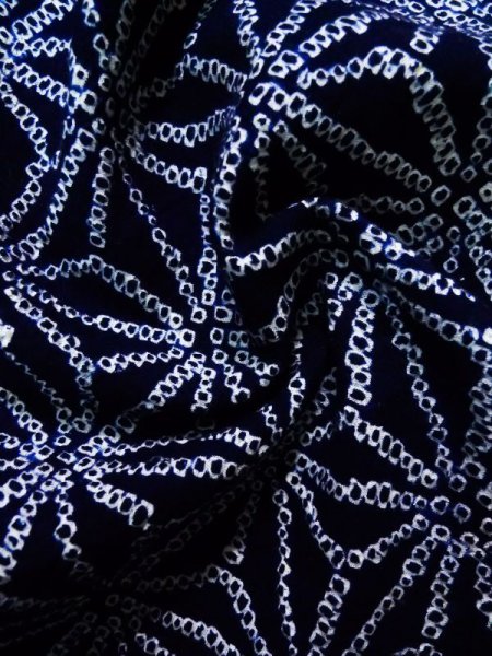 画像9: K0526B  浴衣(日本製) 女性用着物 有松絞り、1980-1990年代 綿   藍, 麻の葉 【中古】 【USED】 【リサイクル】 ★☆☆☆☆ (9)