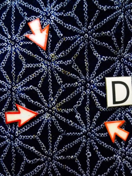 画像15: K0526B  浴衣(日本製) 女性用着物 有松絞り、1980-1990年代 綿   藍, 麻の葉 【中古】 【USED】 【リサイクル】 ★☆☆☆☆ (15)