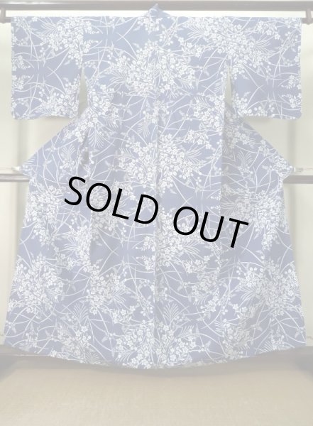 画像1: K0526K  浴衣（日本製） 女性用着物 1980-1990年代 綿   水色, 萩 【中古】 【USED】 【リサイクル】 ★★☆☆☆ (1)