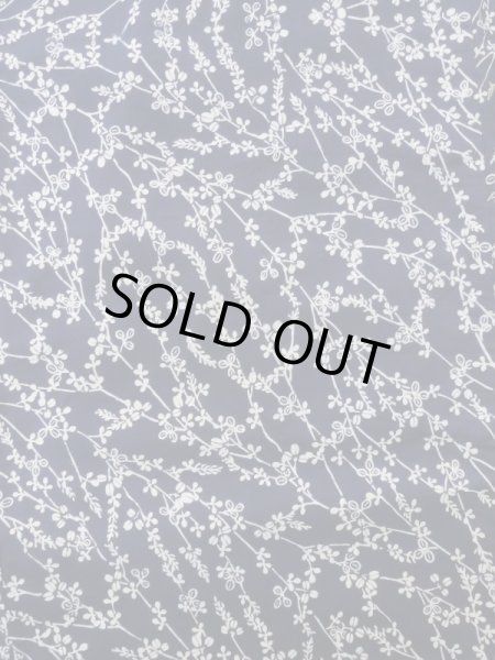 画像4: K0526L  浴衣（日本製） 女性用着物 1970-1980年代 綿   グレー（灰色）, 花 【中古】 【USED】 【リサイクル】 ★★★☆☆ (4)