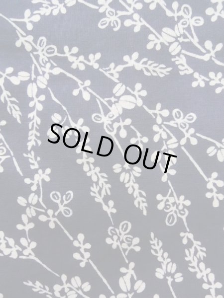 画像6: K0526L  浴衣（日本製） 女性用着物 1970-1980年代 綿   グレー（灰色）, 花 【中古】 【USED】 【リサイクル】 ★★★☆☆ (6)