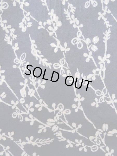 画像7: K0526L  浴衣（日本製） 女性用着物 1970-1980年代 綿   グレー（灰色）, 花 【中古】 【USED】 【リサイクル】 ★★★☆☆ (7)