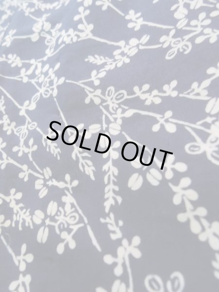 画像10: K0526L  浴衣（日本製） 女性用着物 1970-1980年代 綿   グレー（灰色）, 花 【中古】 【USED】 【リサイクル】 ★★★☆☆ (10)