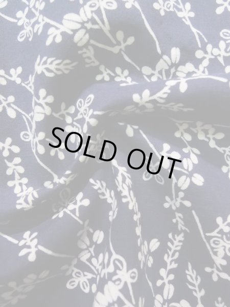 画像11: K0526L  浴衣（日本製） 女性用着物 1970-1980年代 綿   グレー（灰色）, 花 【中古】 【USED】 【リサイクル】 ★★★☆☆ (11)