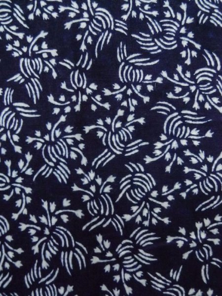 画像5: K0526Q  浴衣(日本製) 女性用着物 1970-1980年代 綿   藍, 花 【中古】 【USED】 【リサイクル】 ★★★☆☆ (5)