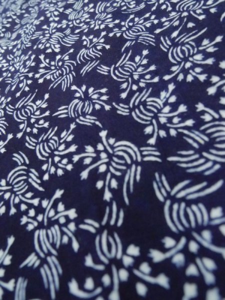 画像8: K0526Q  浴衣(日本製) 女性用着物 1970-1980年代 綿   藍, 花 【中古】 【USED】 【リサイクル】 ★★★☆☆ (8)