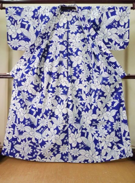 画像2: K0526X  浴衣(日本製) 女性用着物 1980-1990年代 綿   青, 花 【中古】 【USED】 【リサイクル】 ★★☆☆☆ (2)