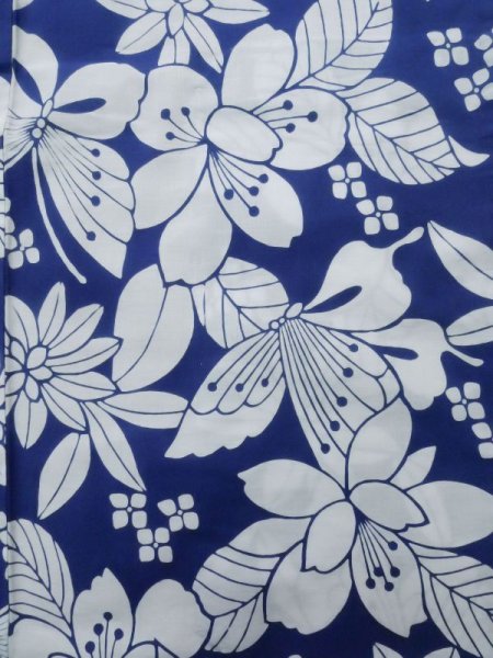 画像4: K0526X  浴衣(日本製) 女性用着物 1980-1990年代 綿   青, 花 【中古】 【USED】 【リサイクル】 ★★☆☆☆ (4)